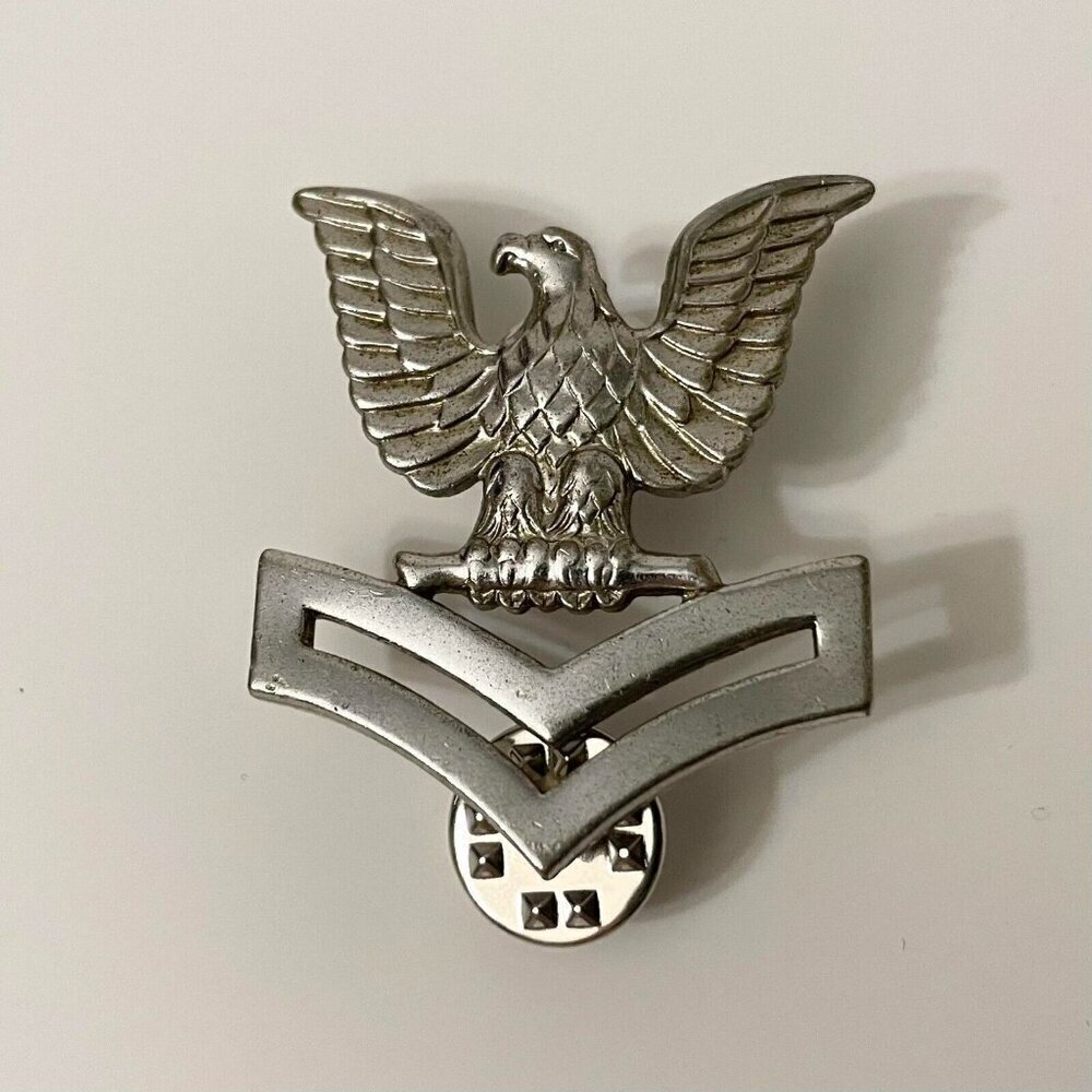 US Navy Petty Officer Second Class Hat Badge Pin V 21 N